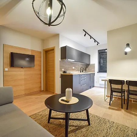 Beli Bor 3* Zlatibor